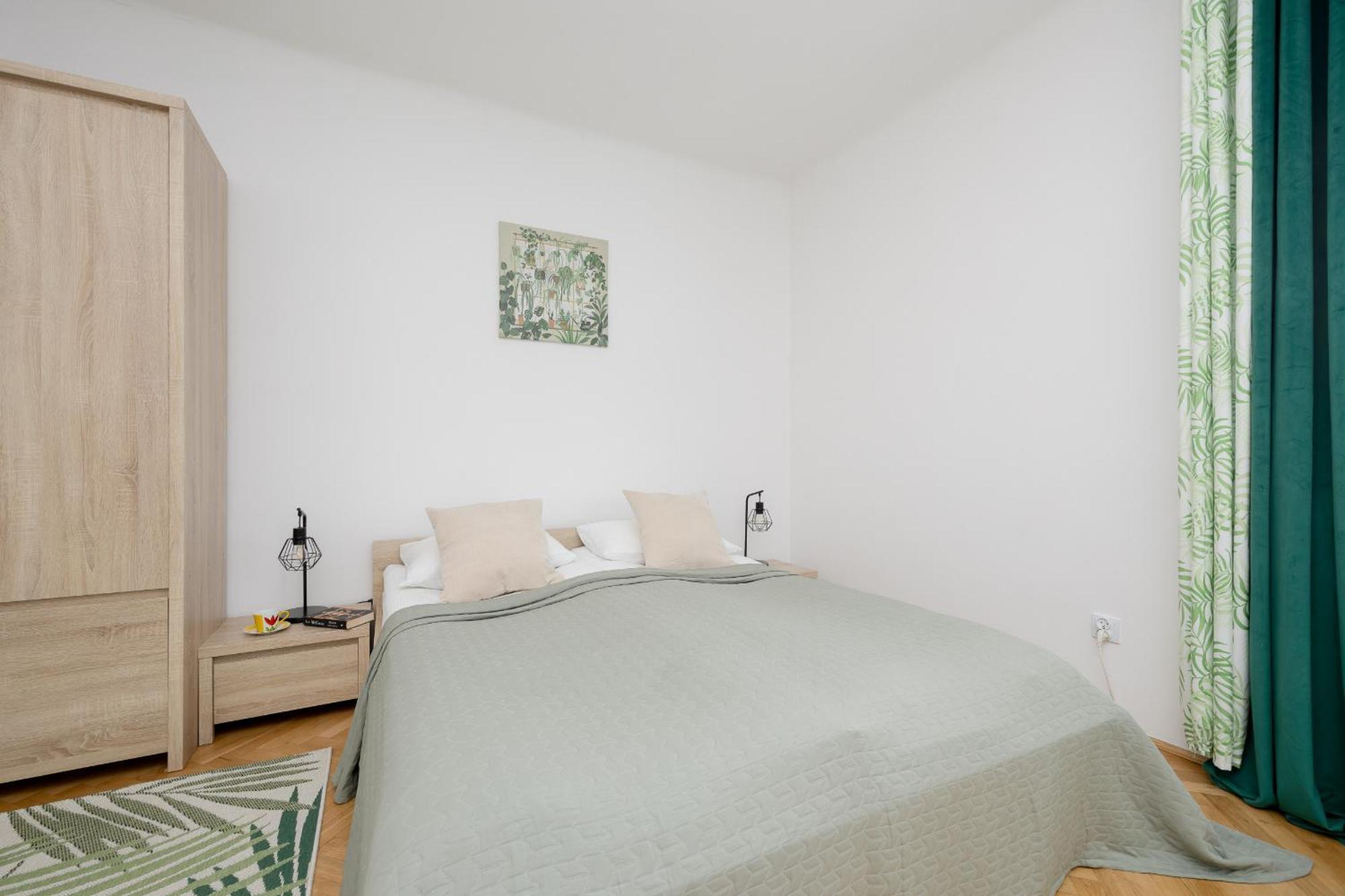 Spacious Apartment For 6 People Near The Old Town By Noclegi Renters Warsawa Bagian luar foto