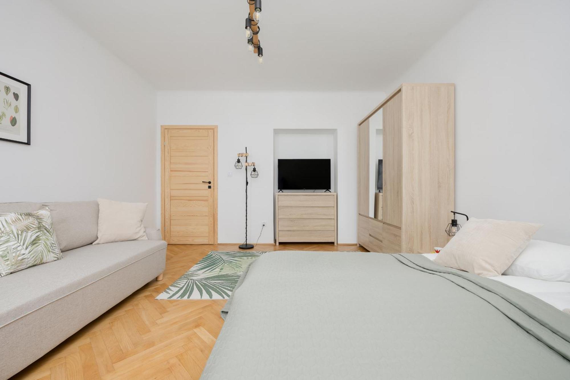 Spacious Apartment For 6 People Near The Old Town By Noclegi Renters Warsawa Bagian luar foto